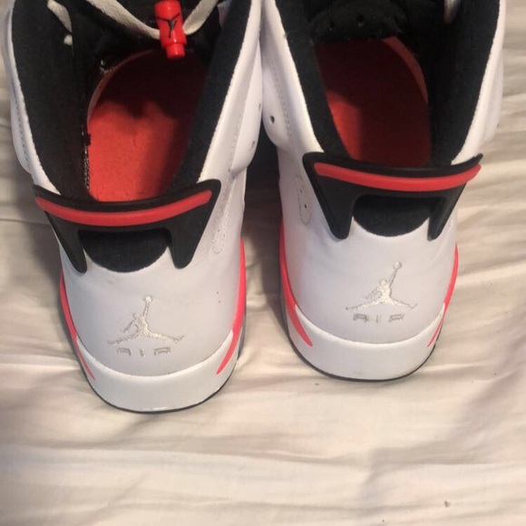 Jordan retro 6 size 11 men - Picture 3 of 3